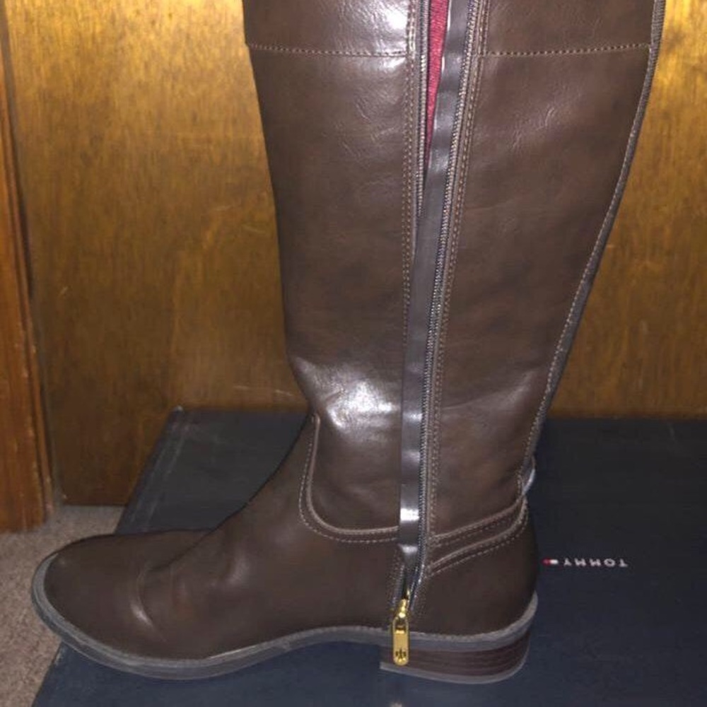 Tommy Hilfiger Ilia2 Riding Boot in Dark Brown - Picture 4 of 7